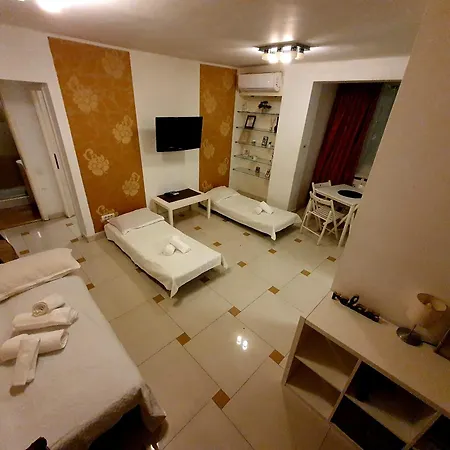 2 Camere, Ultracentral, Piata Universitatii 1