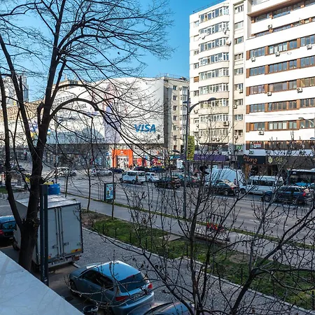 2 Camere, Ultracentral, Piata Universitatii 1