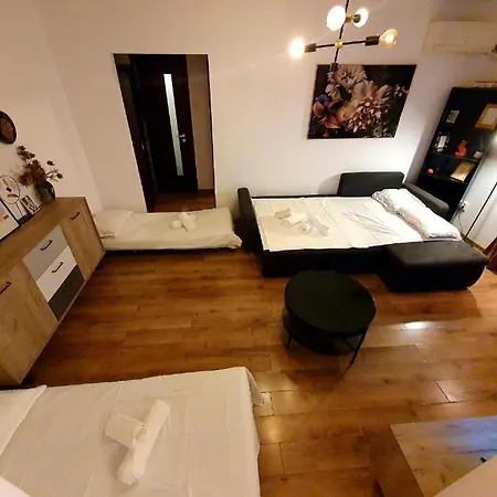 2 Camere, Ultracentral, Piata Universitatii 1